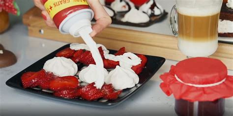 How to Spray Whipped Cream: A Deliciously Chaotic Exploration of Culinary Art and Beyond