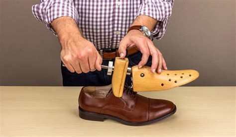 How to Stretch Rubber Shoes: Exploring the Art of Shoe Expansion and Beyond